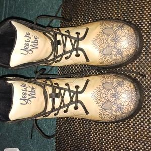 YES WE VIBE BOOTS